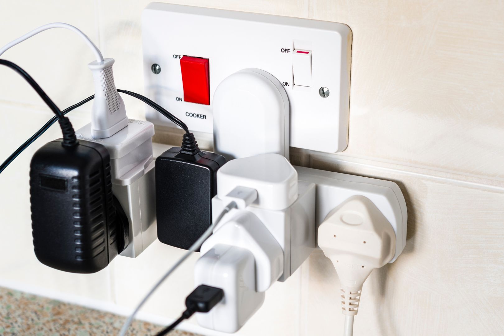 instalacao eletrica sobrecarregada