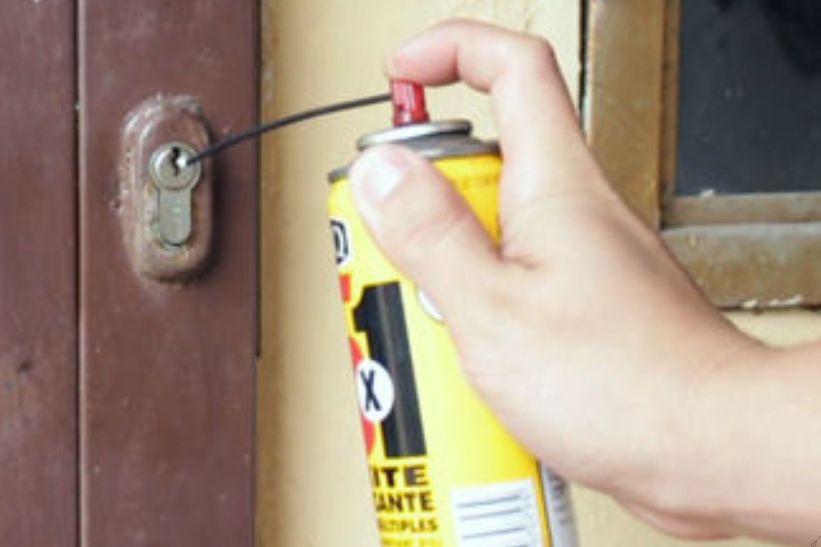 Como lubrificar fechadura enferrujada