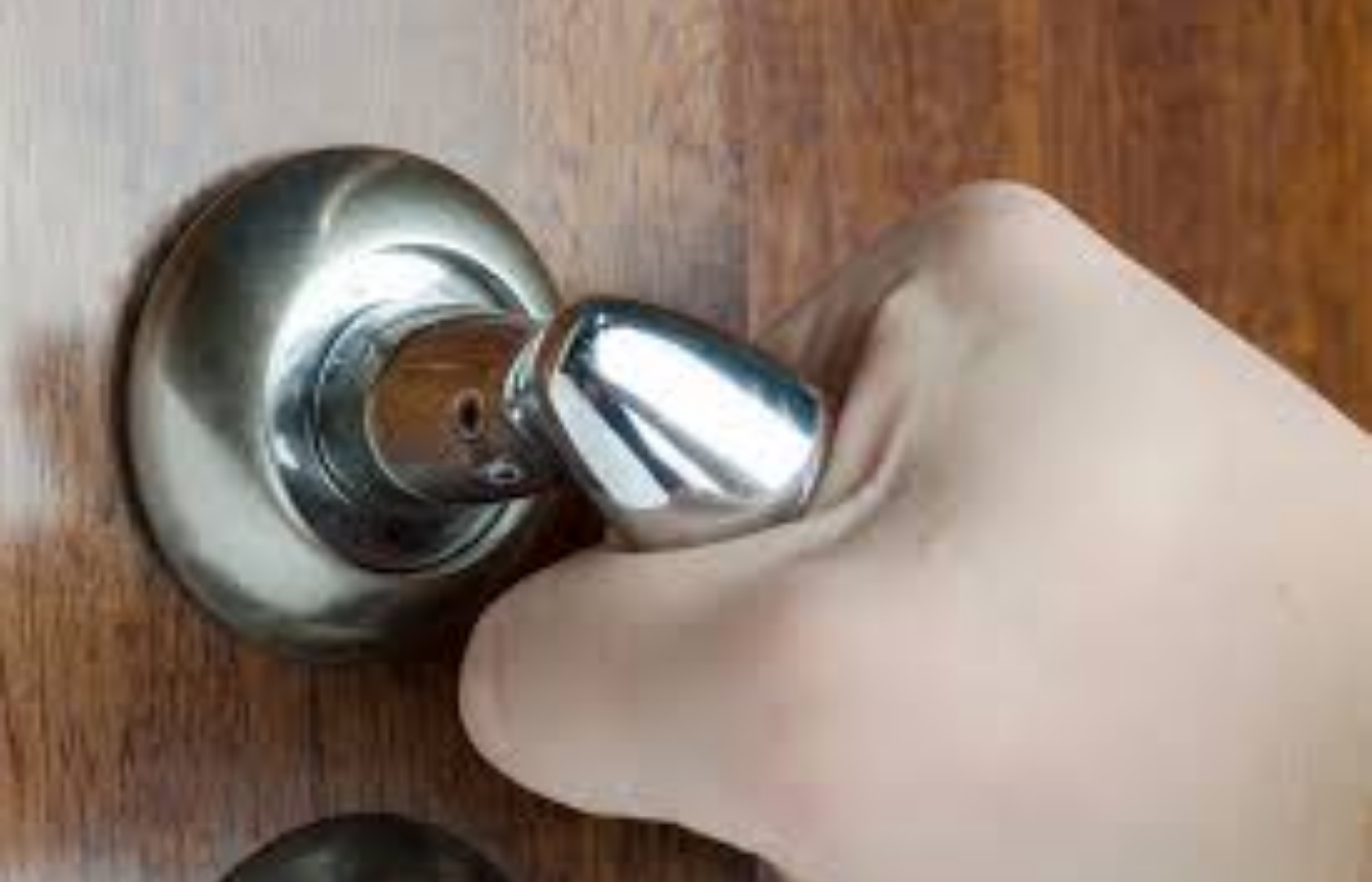 Preco para consertar fechadura emperrada